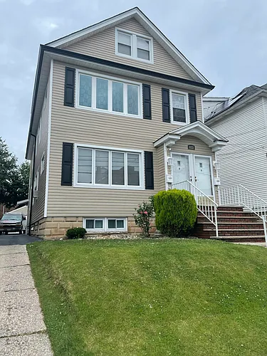833 Pennington St #2 Photo 1