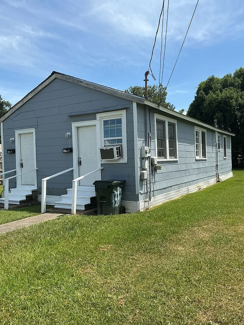 Acadian Style 1 Bedroom 1 Bathroom home in Houma — Photo 1