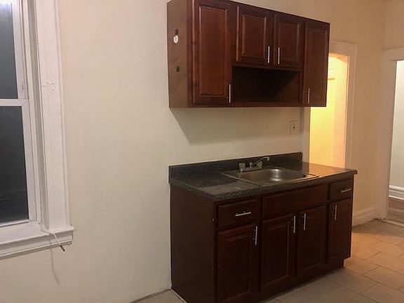 2nd image of 10 Summit St APT 1