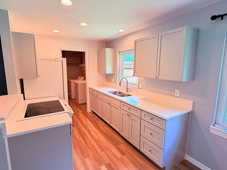 5130 Lescot Ln — Photo 6