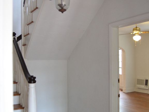 2nd image of 526 Catalonia Ave APT 2