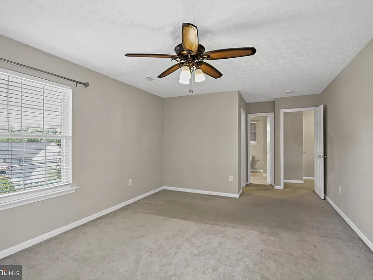 10886 Moore St — Photo 24