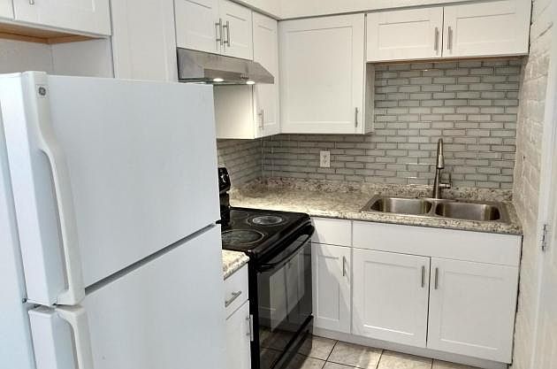 1st image of 5762 S Park Ave
