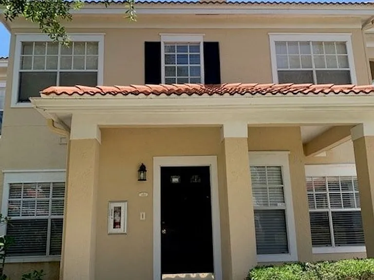 1821 Arbor Lakes Cir — Photo 1