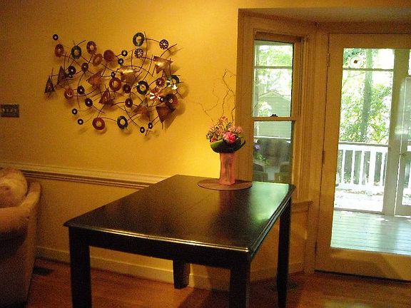 eat-in leading to porch