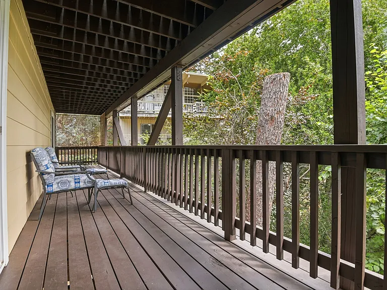 Saroni Dr — Photo 25