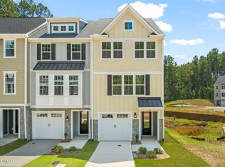 1013 Blackthorn Ln, Durham, NC 27703