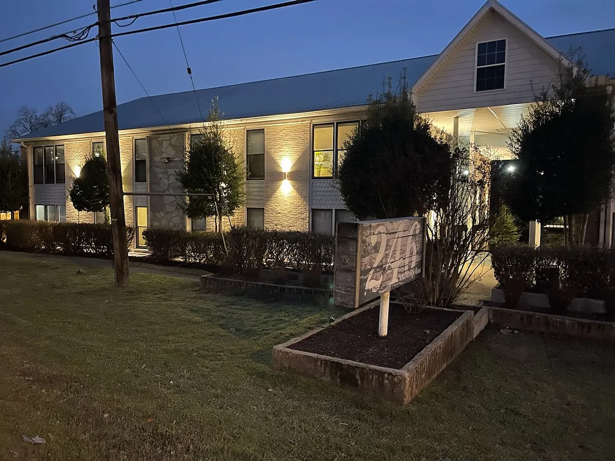 Building Photo - 246 White Bridge Rd #C5