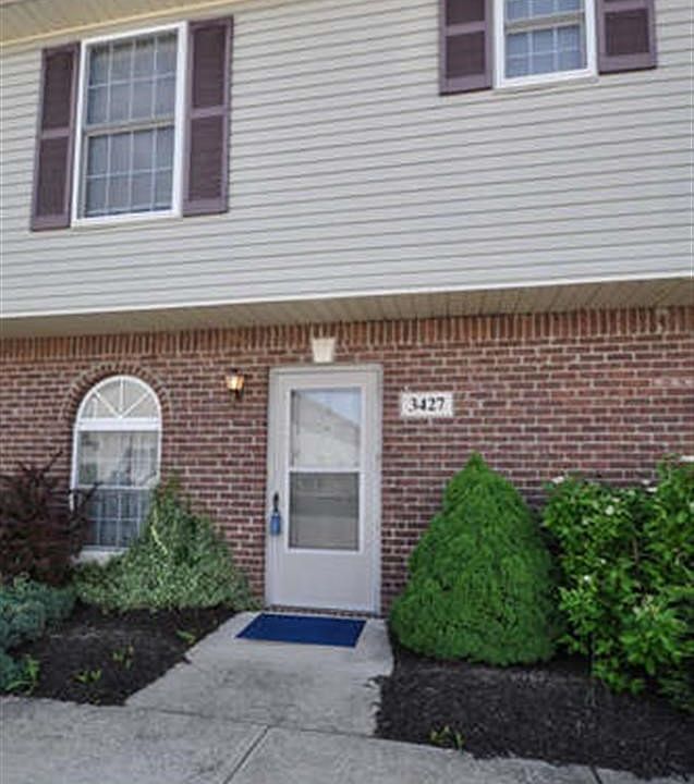 1st image of 3427 S Oaklawn Cir