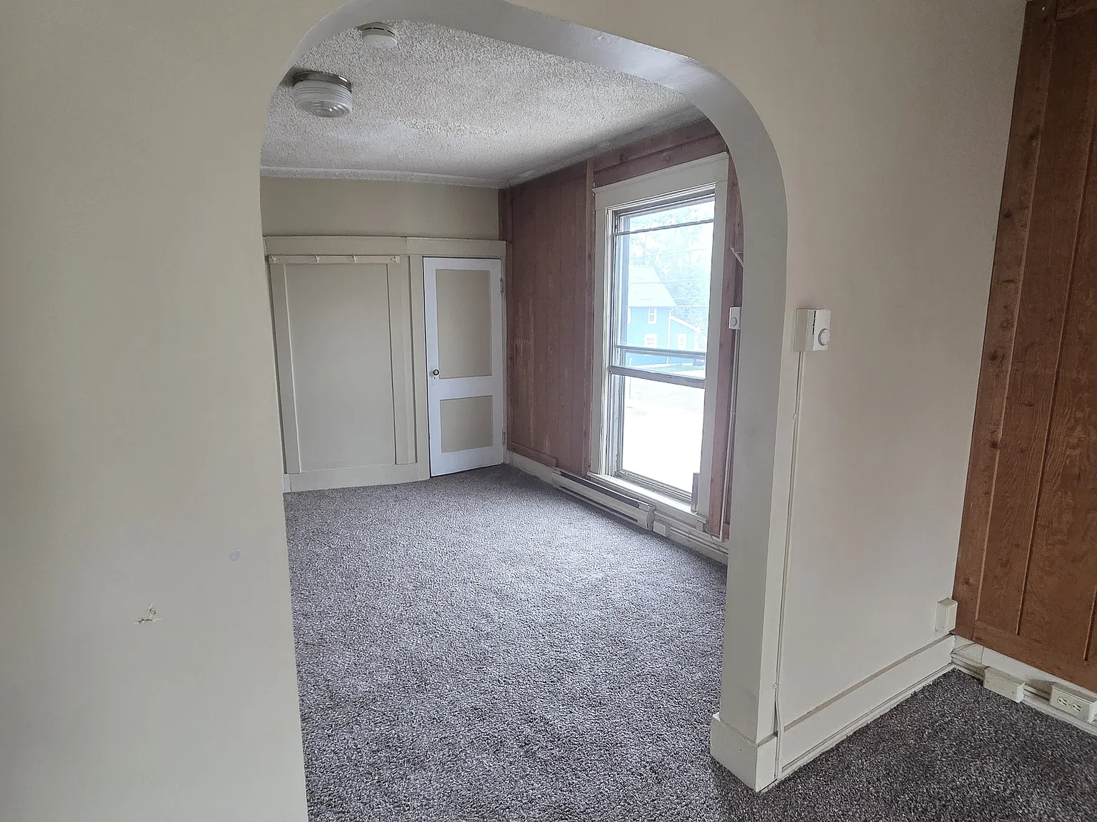 219 N Ball St — Photo 3