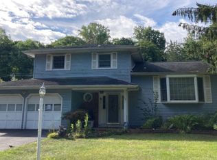 16 Hermanne Dr, Flanders, NJ 07836