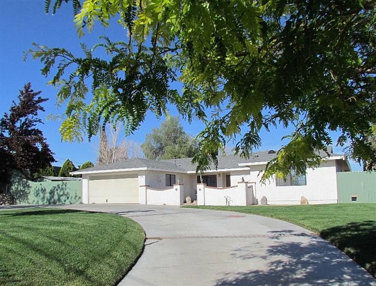 1st image of 8926 Lilford Ave