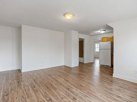 4th image of 914 W Mansfield Ave APT 2