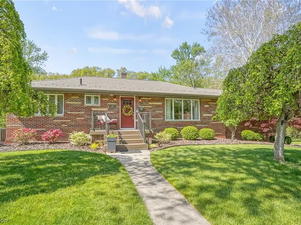 2912 Riverview Blvd, Stow, OH 44224