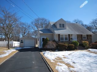 808 Fire Island Ave, West Islip, NY 11795