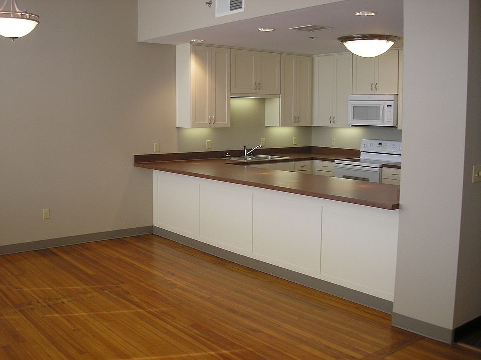 Living Room/Kitchen