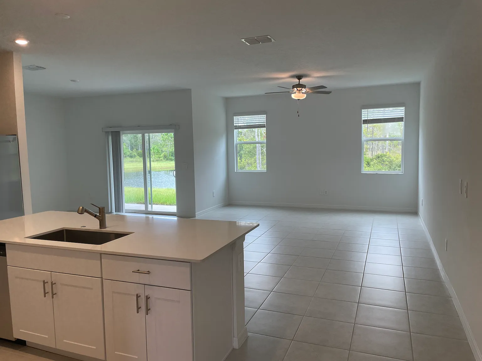 3 bed, 2319 sqft, $2,799 — Photo 3