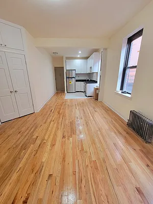 Rented by Metro Park Realty Inc | media 3