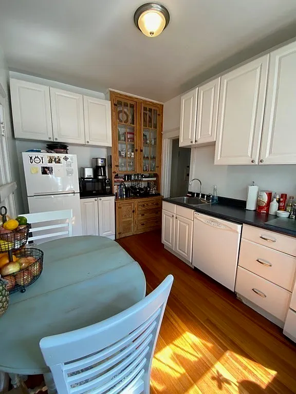 2 bed, 1.0 bath, 644 sqft, $2,650 — Photo 3