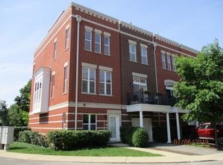 2667 W Dakin St, Chicago, IL 60618