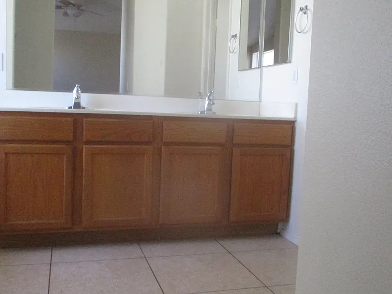 16114 W Jackson St — Photo 7