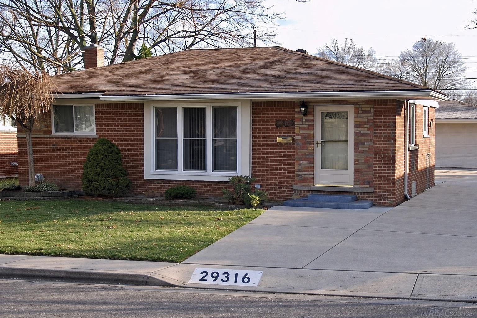 29316 Roan Dr, Warren, MI 48093 | Zillow