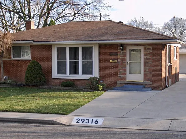 29316 Roan Dr, Warren, MI 48093