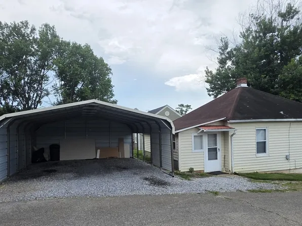 2100 2nd St, Radford, VA 24141