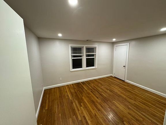 3rd image of 52 Heatherland Rd