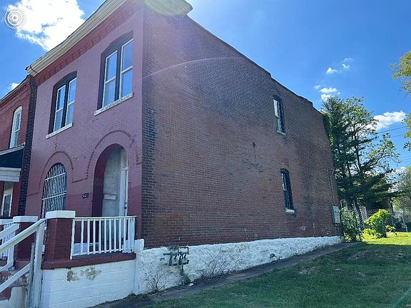 2nd image of 1391 Granville Pl