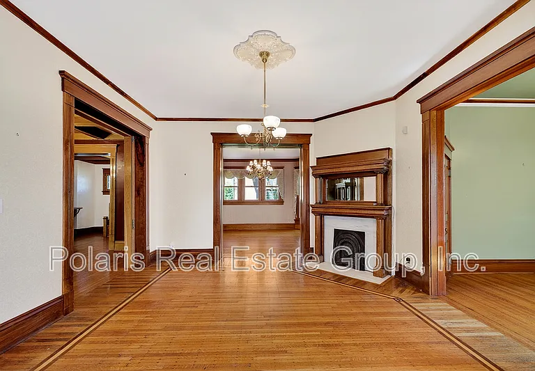 1507 Broadway St — Photo 8