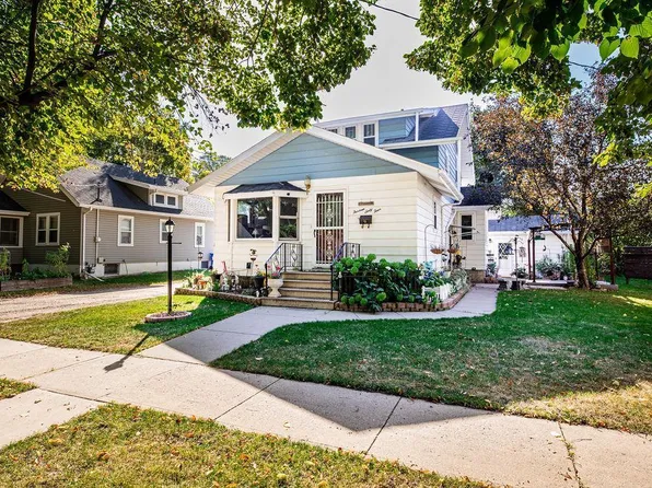 1364 12th Ave S, Fargo, ND 58103