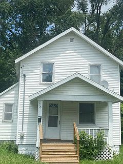 1st image of 210 W Palmer Ave