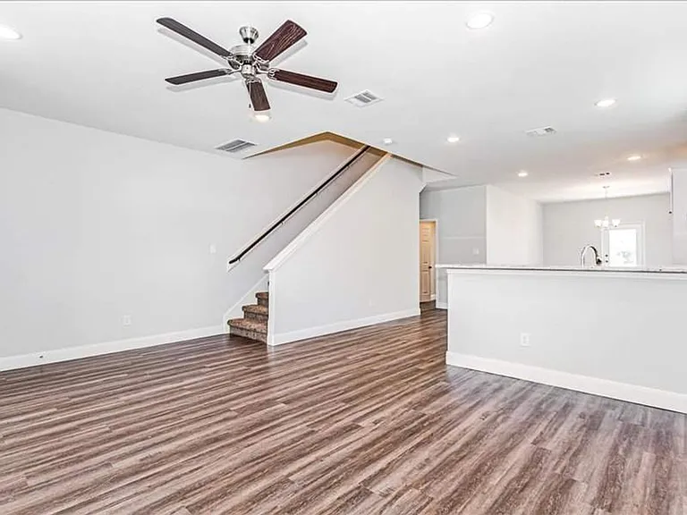 9314 Sundown Houston, Tx 77016 **Sale** With Kristy — Photo 10