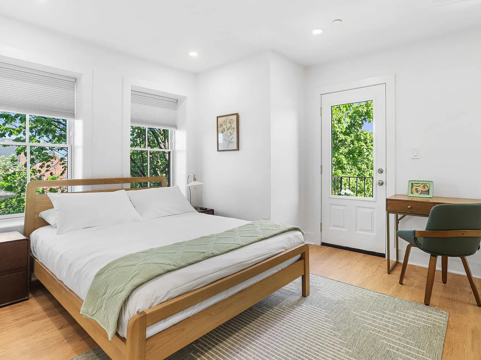 2 bed, 900 sqft, $6,150 — Photo 4