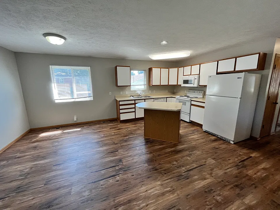 Eat in Kitchen with Island
