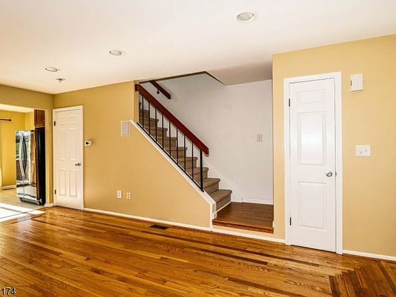 3rd image of 246 Spruce Ct