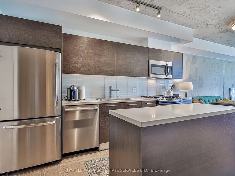 318 King St E #803 — Photo 5