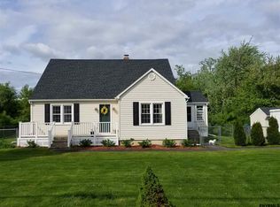 989 Maple Hill Rd, Castleton On Hudson, NY 12033