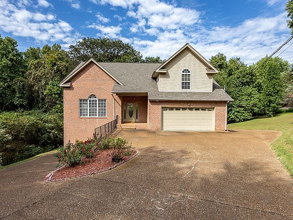 2nd image of 204 Sweetgum Ct