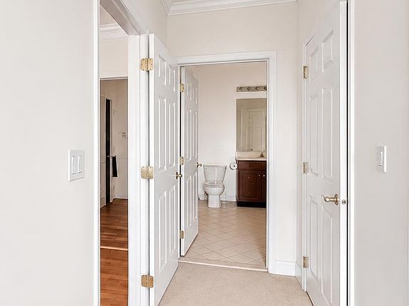 5th image of 100 Middlesex Blvd APT 240