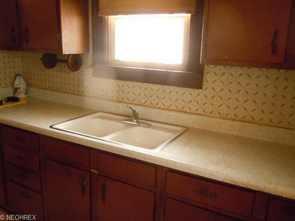4th image of 1416 Denley Ave