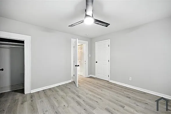 594 Robert Henry St — Photo 25