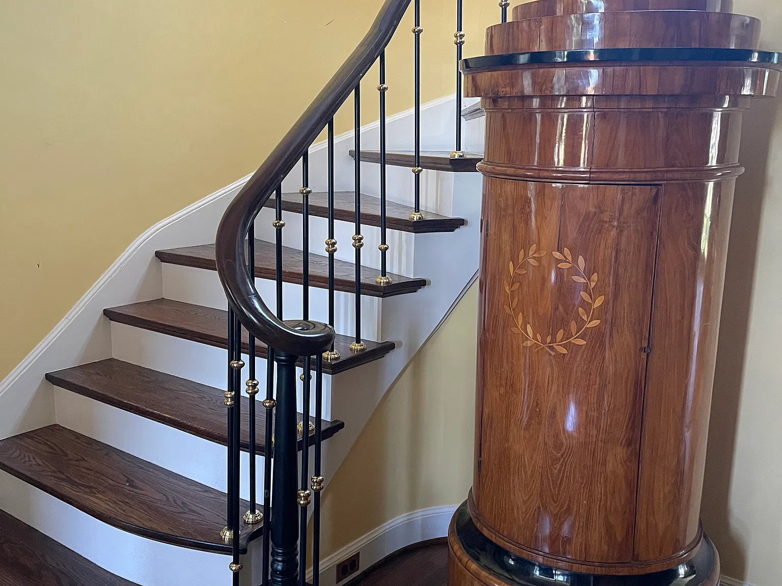 5 bed, 4330 sqft, $5,500 — Photo 1