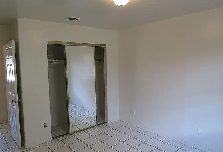 2645 N Dodge Blvd #3 — Photo 5