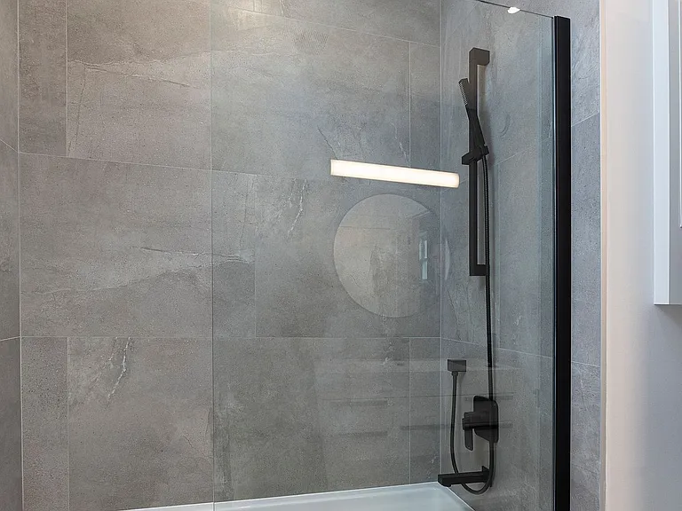 21 Alton Ave #UPPER — Photo 8