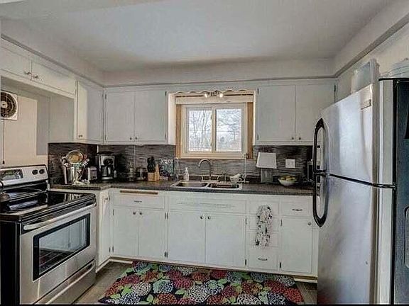 3rd image of 1533 N 116th St