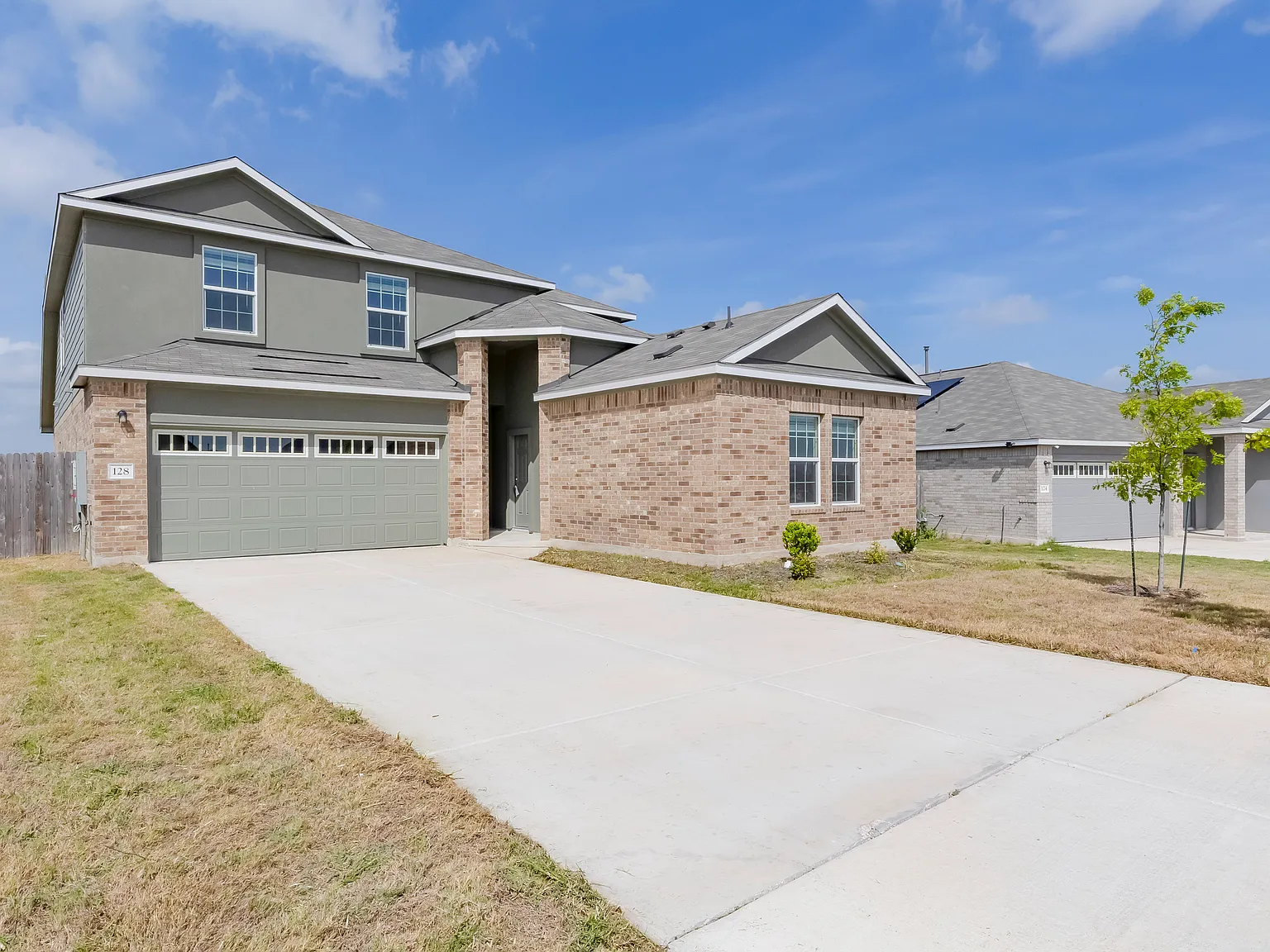 5 bed, 3.5 bath, 2956 sqft, $2,825 — Photo 3