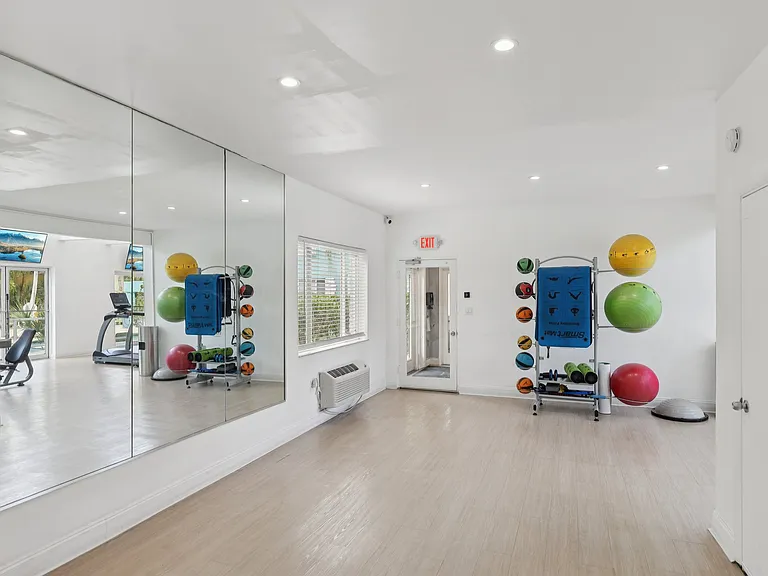 Design Place Miami — Photo 4