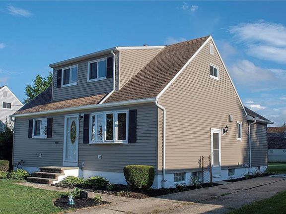 2nd image of 15601 Susan Dr